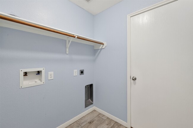 Building Photo - 20610 Moonrise River Ln