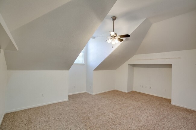 Building Photo - 4 bed Golf community for lease!