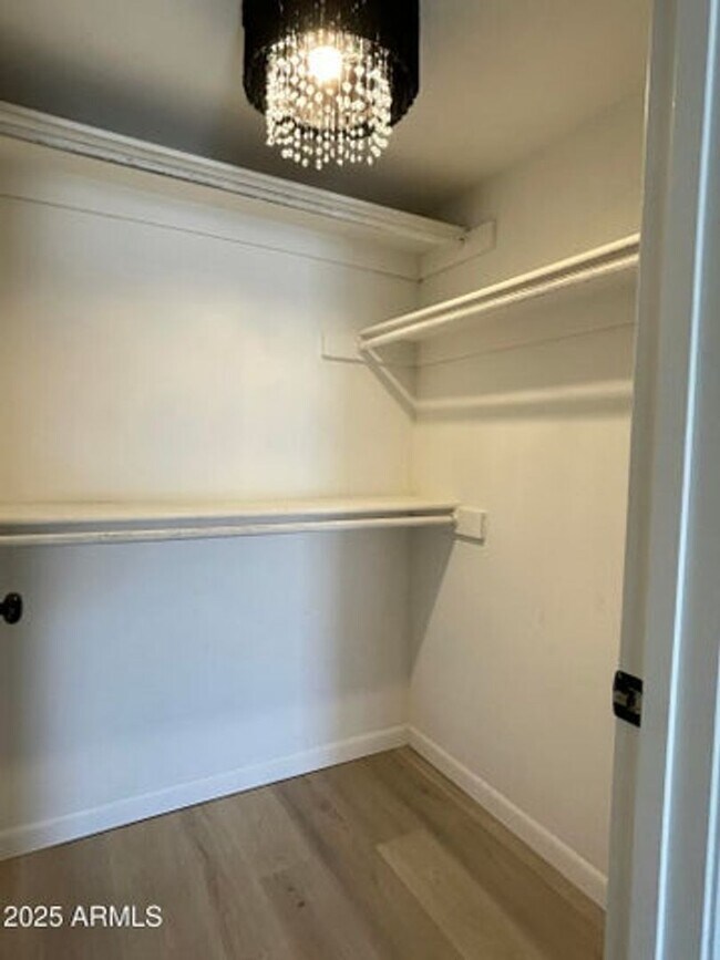 Building Photo - Upscale 2 Bedroom 2 Bathroom