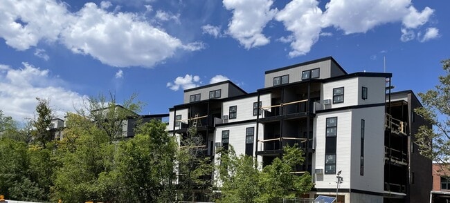 Building Photo - 2301 Pearl St