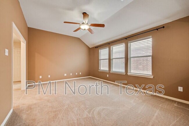 Building Photo - 10516 Bolivar Dr