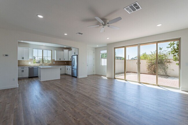 Building Photo - 4 bedroom home for rent