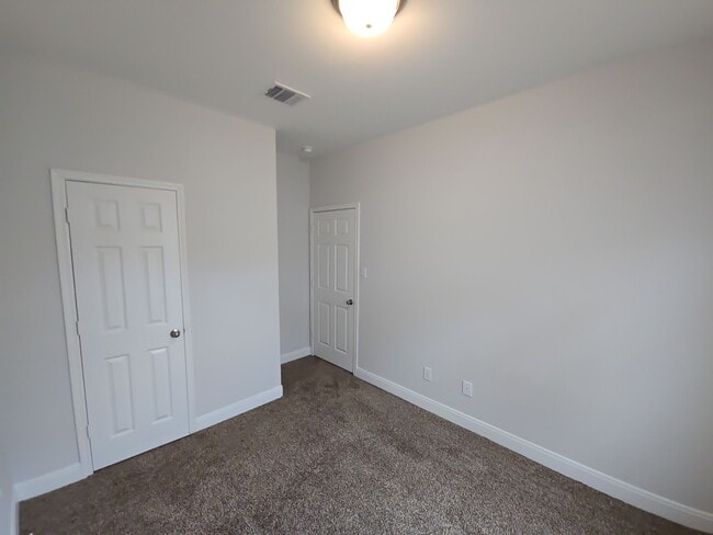 Building Photo - 8235 Locksley Rd
