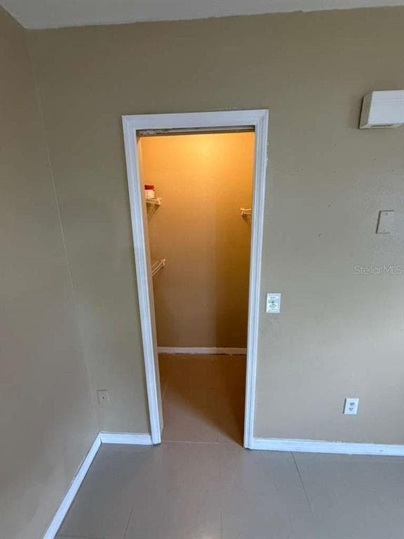 Building Photo - 709 Orchid Dr