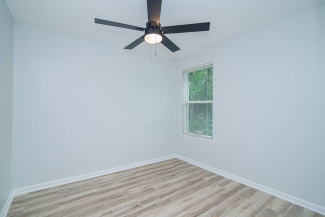 Building Photo - 1101 Scheidel Ct