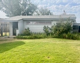 Building Photo - 710 12th St