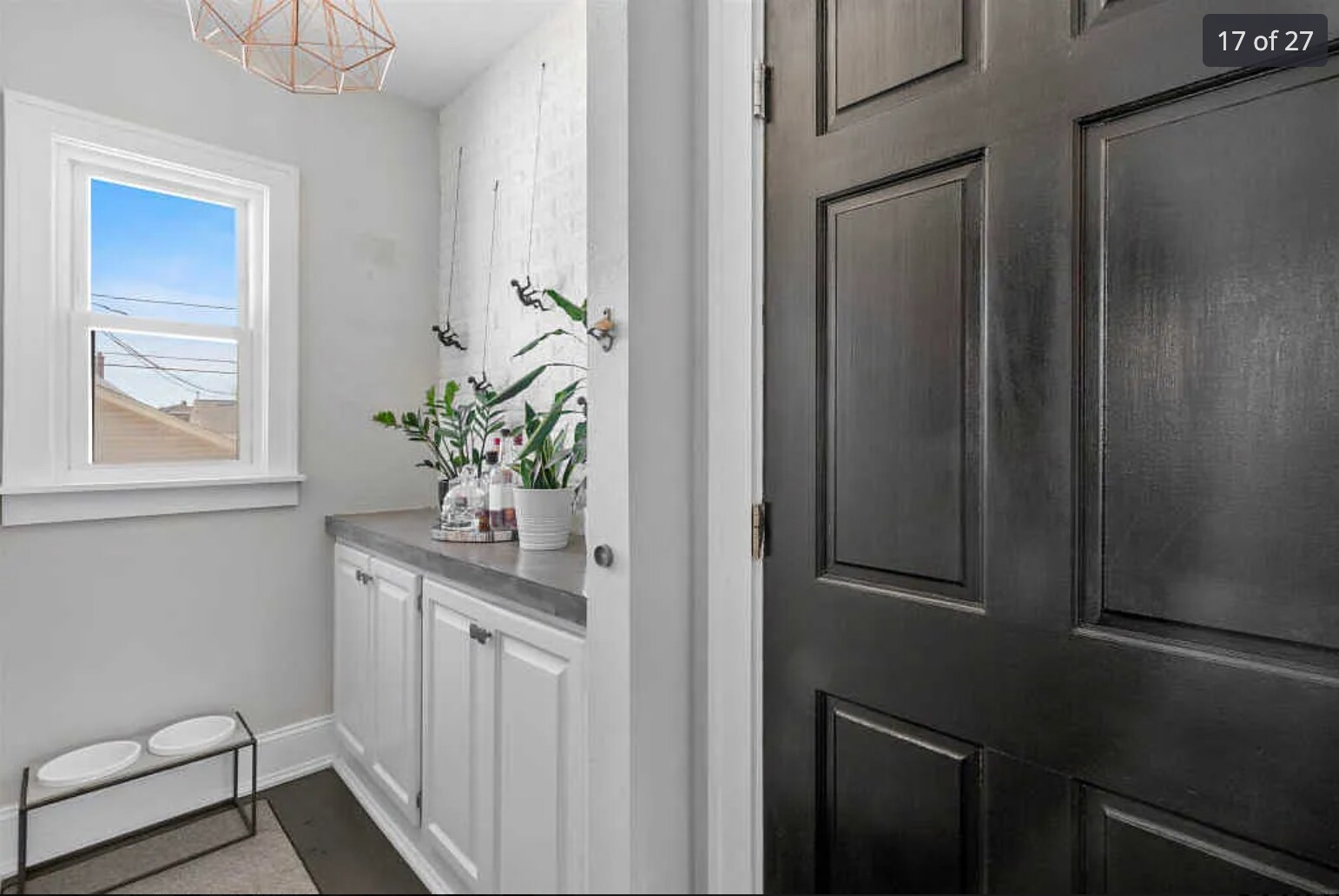 Building Photo - 2048 S 70th St