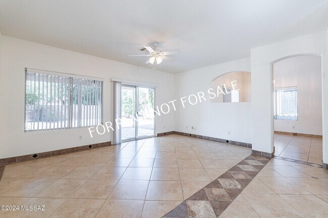 Building Photo - 7442 W Sonesta Dr
