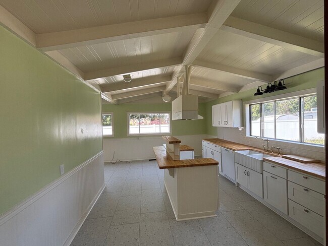 Building Photo - **Coming soon** Charming Historic 4-bd Home for Rent – Fully Remodeled, Spacious Yard, Great Loca...