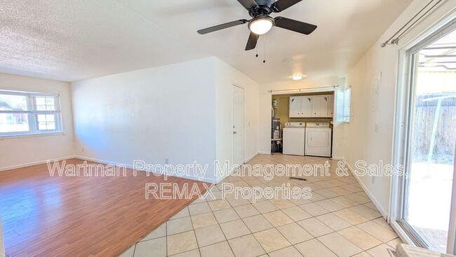 Building Photo - 3003 Gomer Ave