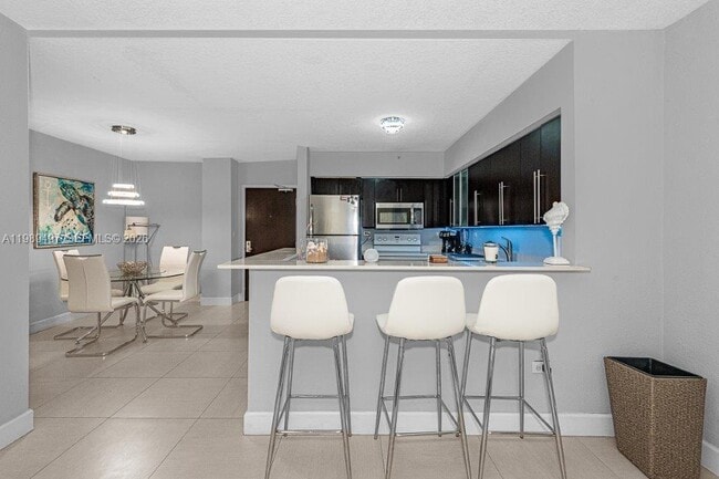 Building Photo - 1500 Bay Rd