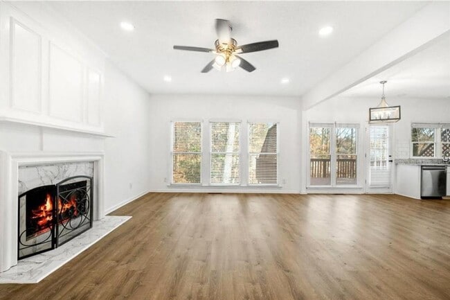 Building Photo - 10895 Glenbarr Dr