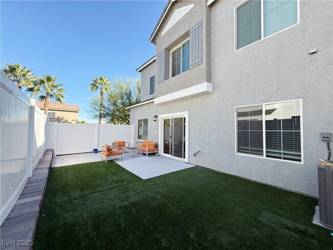 Building Photo - 525 Mossy Cup St