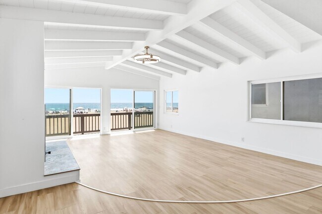 Building Photo - 3010 W Oceanfront