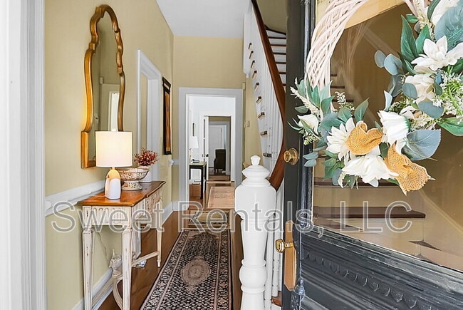 Building Photo - 6 Wentworth St