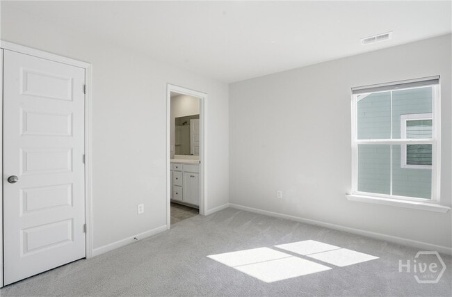 Building Photo - 145 Binscombe Ln