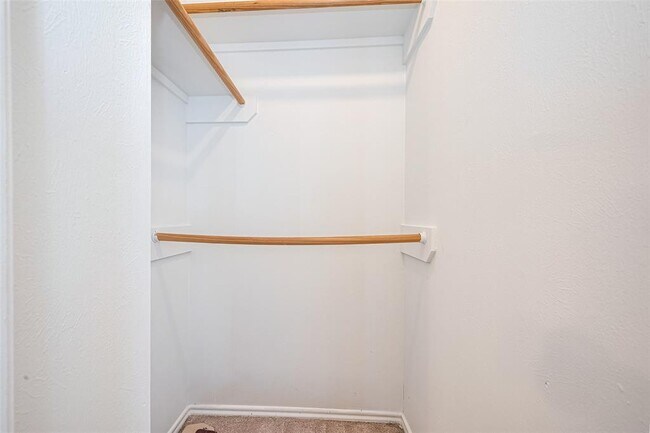 Building Photo - 14203 Torrey Village Dr