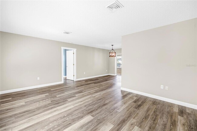 Building Photo - 5771 Timberlake Dr