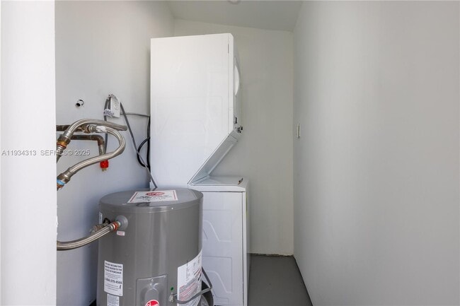 Building Photo - 2512 NE 182nd Terrace