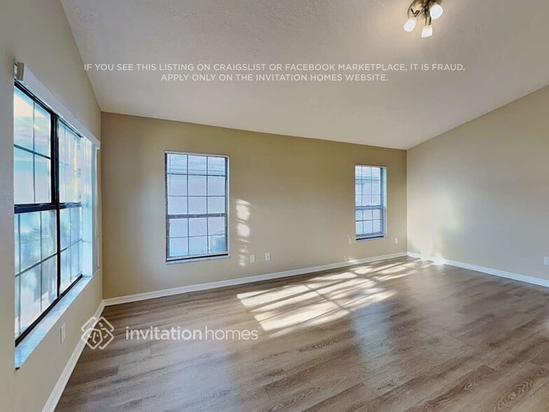 Building Photo - 1453 Hyde Park Dr