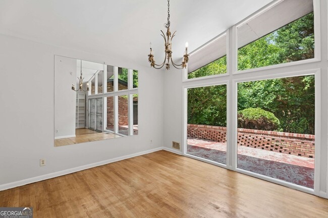 Building Photo - 3543 Cloudland Dr