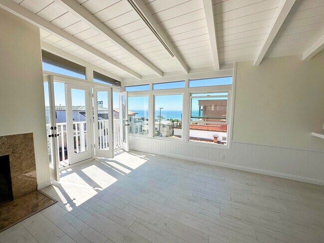 Building Photo - 233 6th St