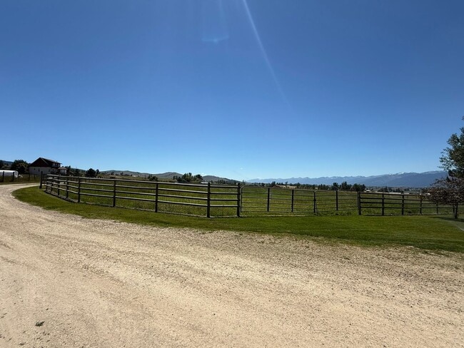Building Photo - Dream Stevensville Horse Property on 8 acres