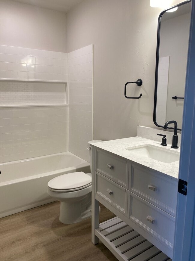 Building Photo - New Townhome Driggs!  3 bedroom / 2.5 bath with garage!