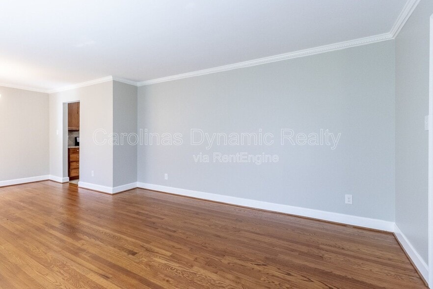 Building Photo - 6618 Castlegate Dr
