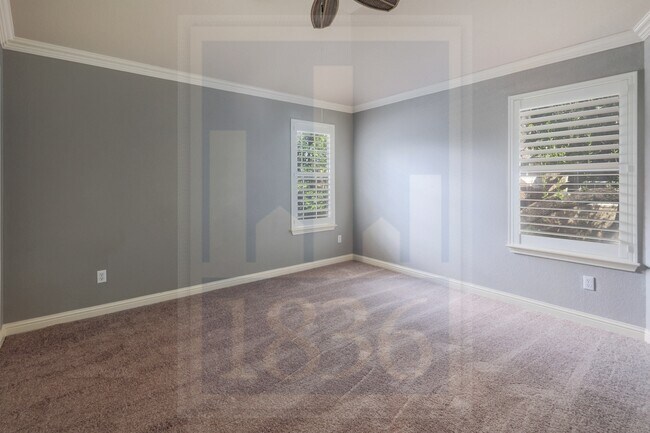 Building Photo - 2702 Lovett Ln