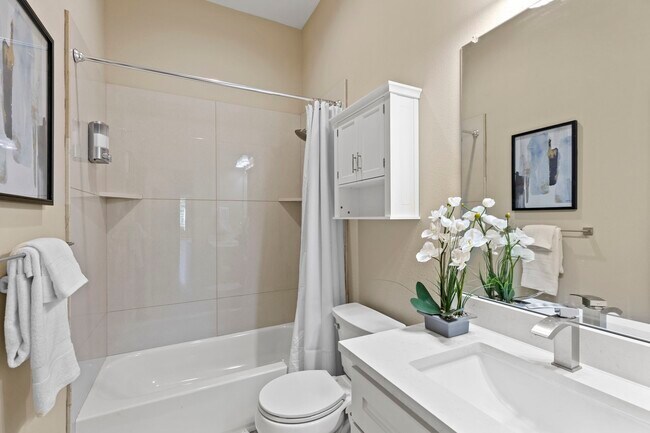 Building Photo - 2211 Silverbonnet St