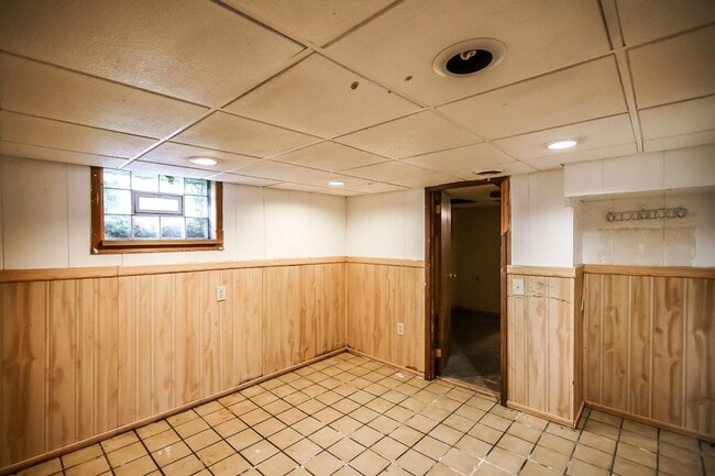 Building Photo - 409 E Melbourne Ave