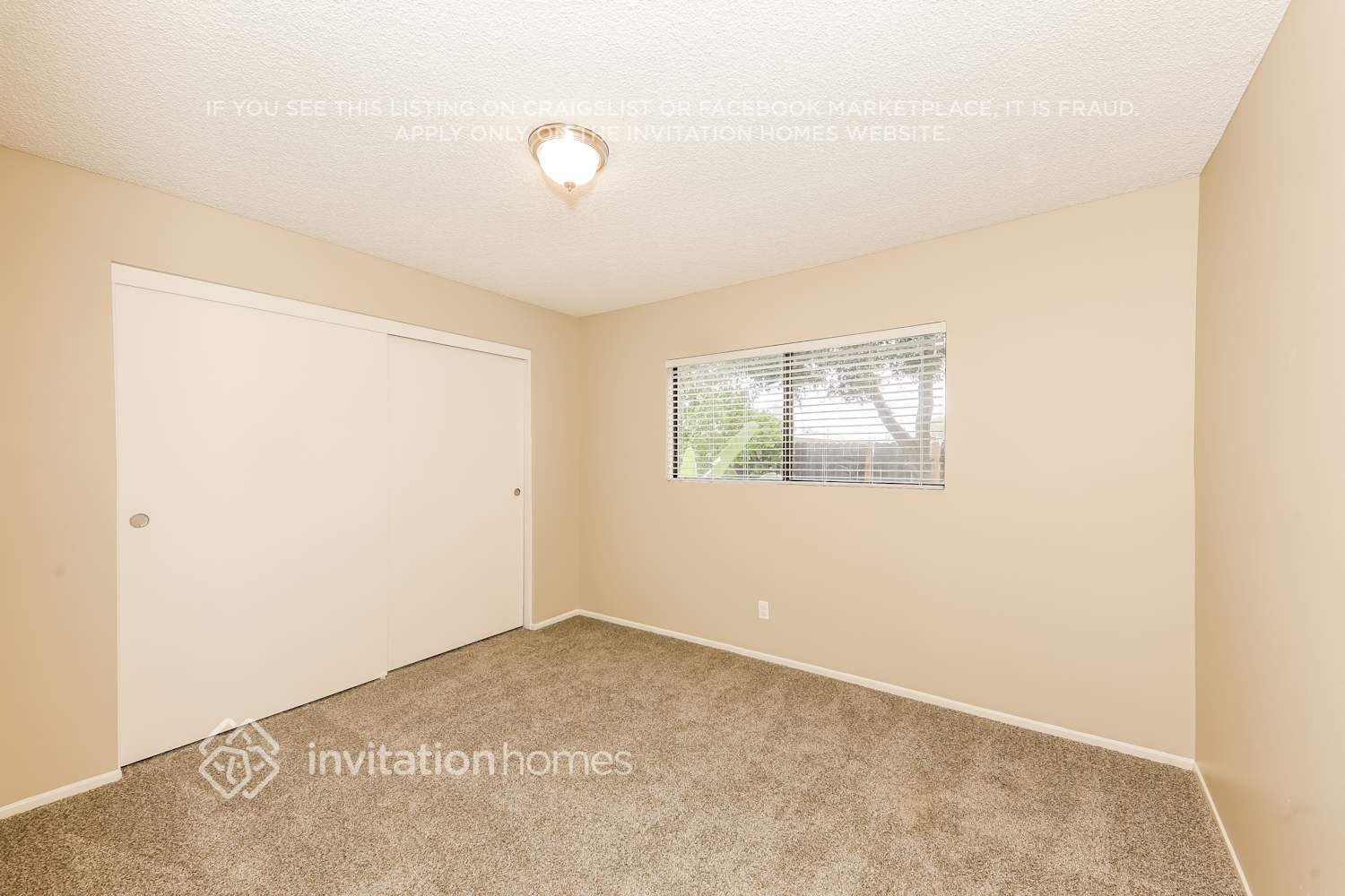 Building Photo - 2878 N Acacia Ave