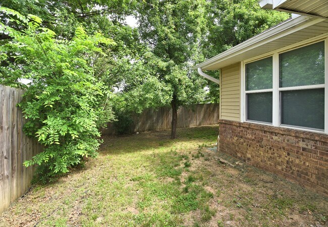 Building Photo - 1339 E 138th Pl