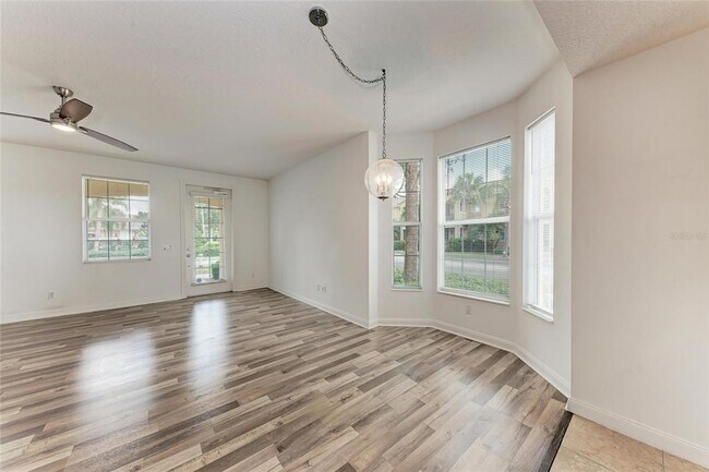 Building Photo - 1501 Napoli Dr W