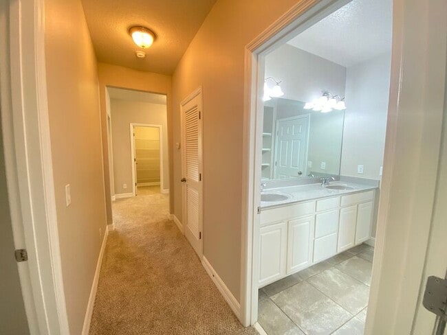 Building Photo - 8433 Corkfield Ave
