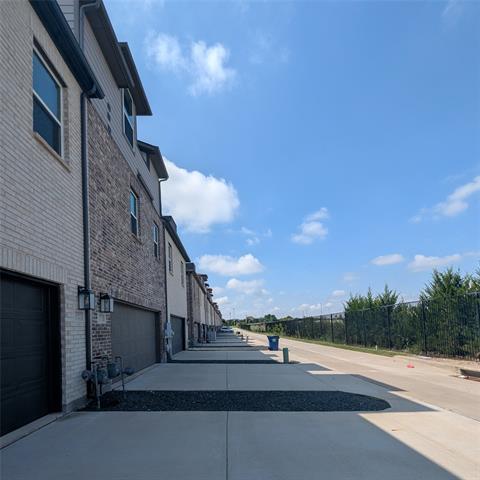 Building Photo - 2257 Adena Spgs Dr
