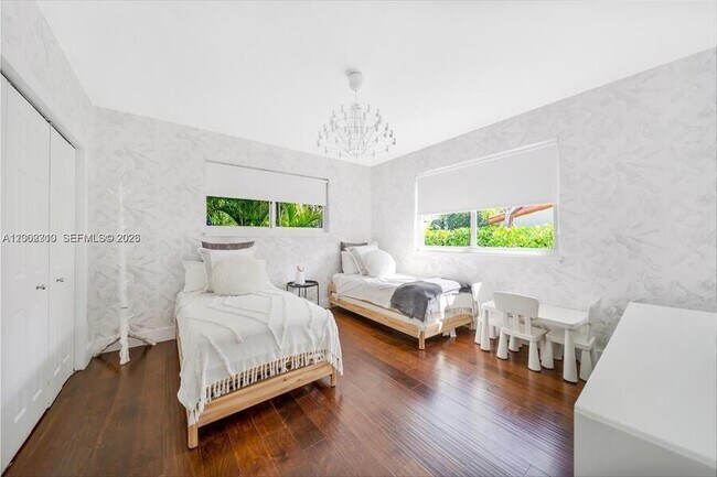 Building Photo - 3531 SW 1st Ave