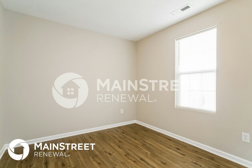 Building Photo - 240 Mitchell Ave