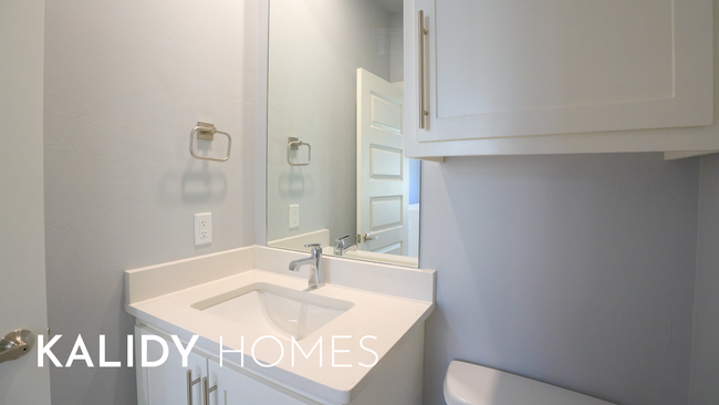 Building Photo - 305 Kirks Holw