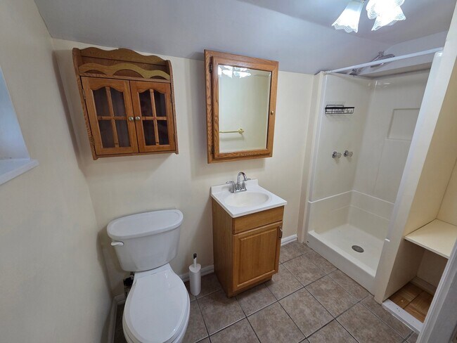 Building Photo - 313 Rinne St