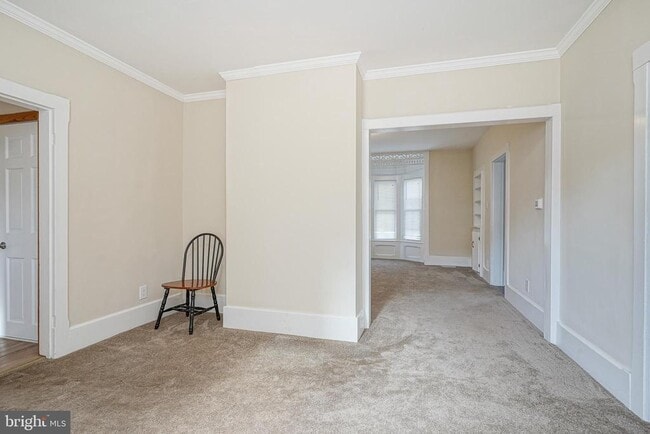 Building Photo - 20 Dickinson St