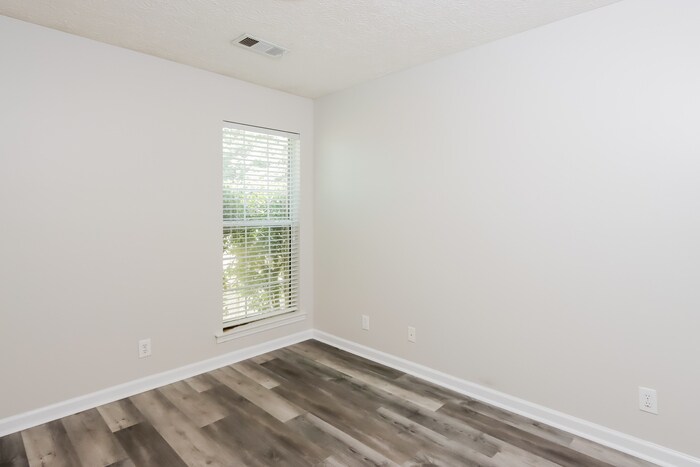 Building Photo - 11 N Springfield Dr