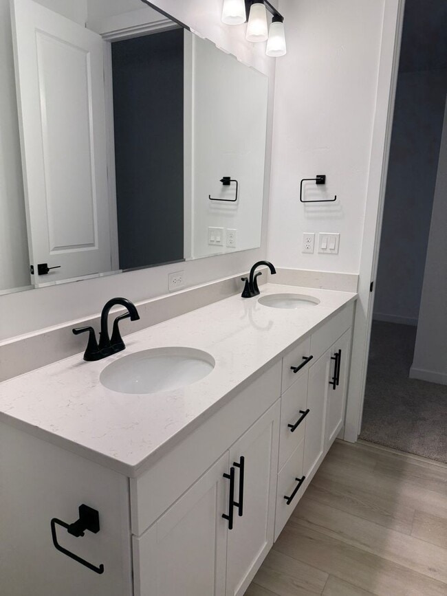 Building Photo - Modern Townhouse for Rent in Desirable Star - 3 Bedroom and 2.5 Bathroom