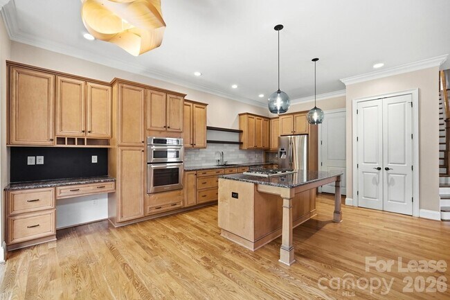 Building Photo - 520 Iverson Way