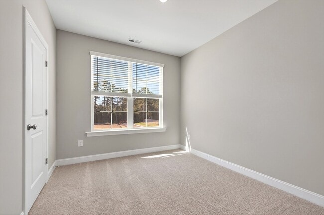 Building Photo - Charming Craftsman-Style 3-Bedroom Townhome in Garner!