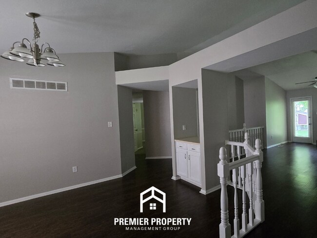 Building Photo - Stunning 3BR/2BA Florissant Home with Fireplace, 2-Car Garage & Fenced Yard!