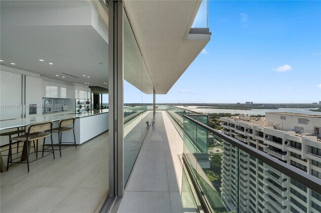 Building Photo - 10203 Collins Ave