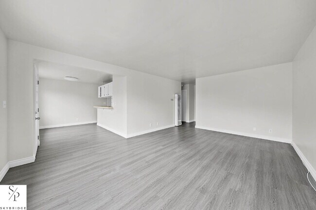 Building Photo - "Charming 2-Bed Sanctuary in the Heart of Downey – Your Ideal Urban Retreat Awaits!"