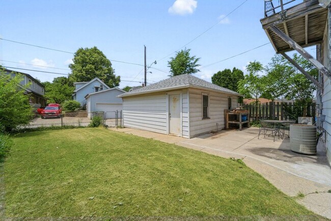Building Photo - 1319 N 55th St